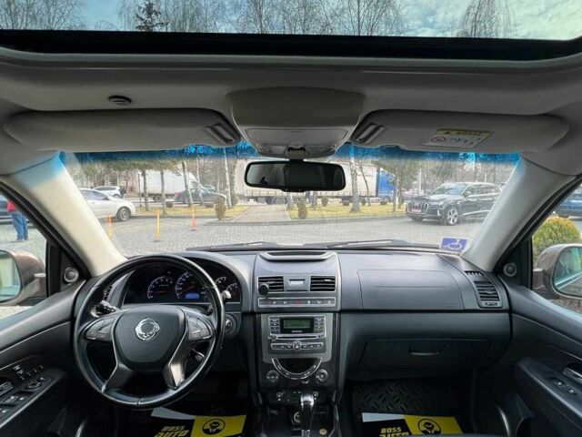 Коричневий Cанг Йонг Rexton, об'ємом двигуна 2 л та пробігом 87 тис. км за 14650 $, фото 12 на Automoto.ua