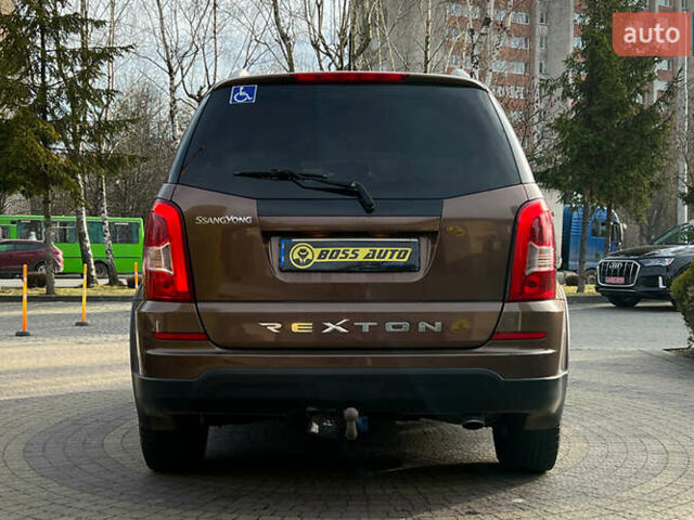 Коричневый Cанг Йонг Рекстон, объемом двигателя 2 л и пробегом 87 тыс. км за 14650 $, фото 5 на Automoto.ua