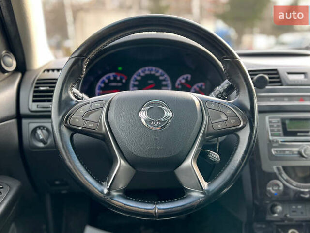 Коричневый Cанг Йонг Рекстон, объемом двигателя 2 л и пробегом 87 тыс. км за 14650 $, фото 10 на Automoto.ua