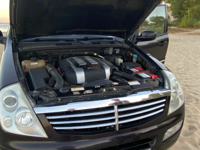 Червоний Cанг Йонг Rexton, об'ємом двигуна 2.7 л та пробігом 200 тис. км за 6300 $, фото 1 на Automoto.ua