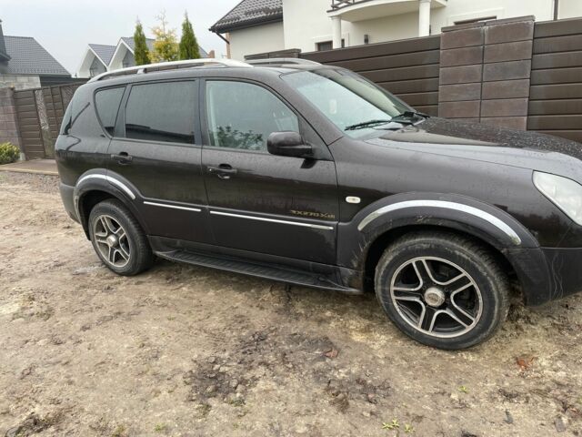 Червоний Cанг Йонг Rexton, об'ємом двигуна 2.7 л та пробігом 265 тис. км за 2800 $, фото 2 на Automoto.ua