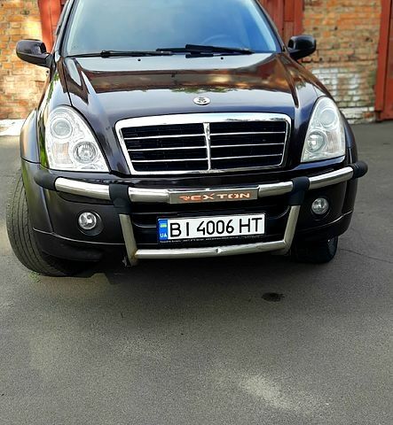 Червоний Cанг Йонг Rexton, об'ємом двигуна 2.7 л та пробігом 306 тис. км за 6999 $, фото 1 на Automoto.ua