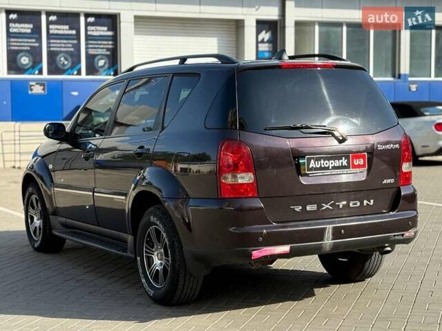 Червоний Cанг Йонг Rexton, об'ємом двигуна 2.7 л та пробігом 207 тис. км за 8690 $, фото 7 на Automoto.ua