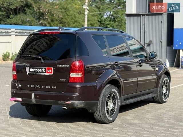 Червоний Cанг Йонг Rexton, об'ємом двигуна 2.7 л та пробігом 207 тис. км за 8690 $, фото 5 на Automoto.ua
