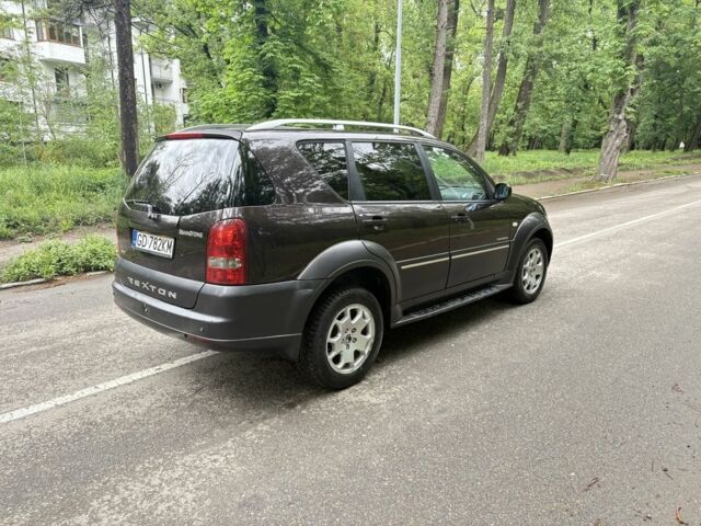 Червоний Cанг Йонг Rexton, об'ємом двигуна 2.7 л та пробігом 298 тис. км за 3500 $, фото 5 на Automoto.ua