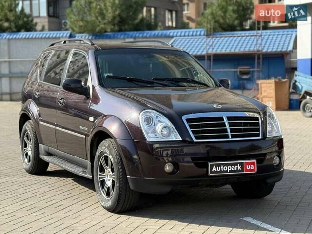 Червоний Cанг Йонг Rexton, об'ємом двигуна 2.7 л та пробігом 207 тис. км за 8690 $, фото 2 на Automoto.ua