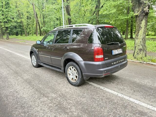 Червоний Cанг Йонг Rexton, об'ємом двигуна 2.7 л та пробігом 298 тис. км за 3500 $, фото 2 на Automoto.ua