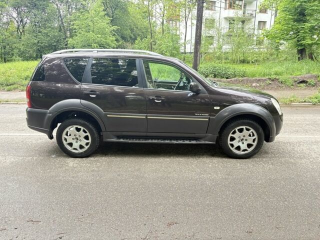 Червоний Cанг Йонг Rexton, об'ємом двигуна 2.7 л та пробігом 298 тис. км за 3500 $, фото 4 на Automoto.ua