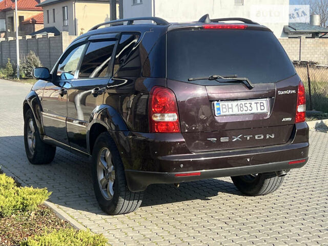 Червоний Cанг Йонг Rexton, об'ємом двигуна 2.7 л та пробігом 214 тис. км за 8000 $, фото 2 на Automoto.ua