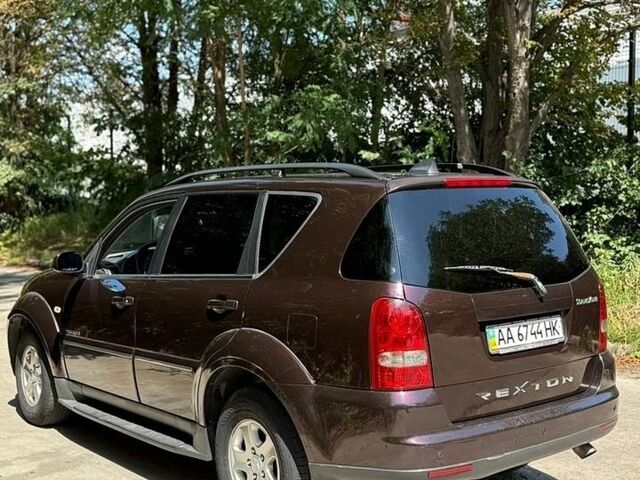 Червоний Cанг Йонг Rexton, об'ємом двигуна 2.7 л та пробігом 310 тис. км за 5850 $, фото 5 на Automoto.ua