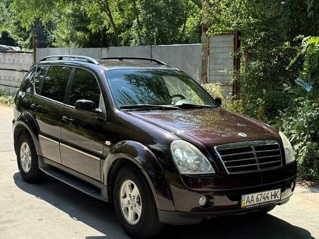 Червоний Cанг Йонг Rexton, об'ємом двигуна 2.7 л та пробігом 310 тис. км за 5850 $, фото 2 на Automoto.ua
