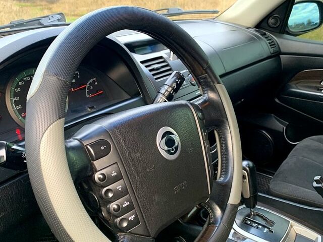 Червоний Cанг Йонг Rexton, об'ємом двигуна 2.7 л та пробігом 200 тис. км за 6000 $, фото 8 на Automoto.ua