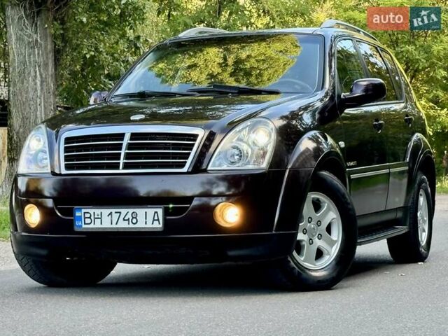 Красный Cанг Йонг Рекстон, объемом двигателя 2.7 л и пробегом 175 тыс. км за 9999 $, фото 14 на Automoto.ua