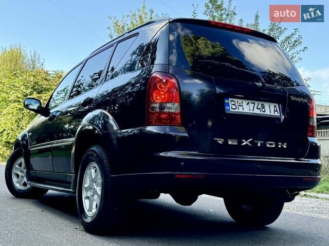 Красный Cанг Йонг Рекстон, объемом двигателя 2.7 л и пробегом 175 тыс. км за 9999 $, фото 23 на Automoto.ua