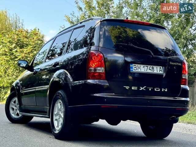 Красный Cанг Йонг Рекстон, объемом двигателя 2.7 л и пробегом 175 тыс. км за 9999 $, фото 18 на Automoto.ua