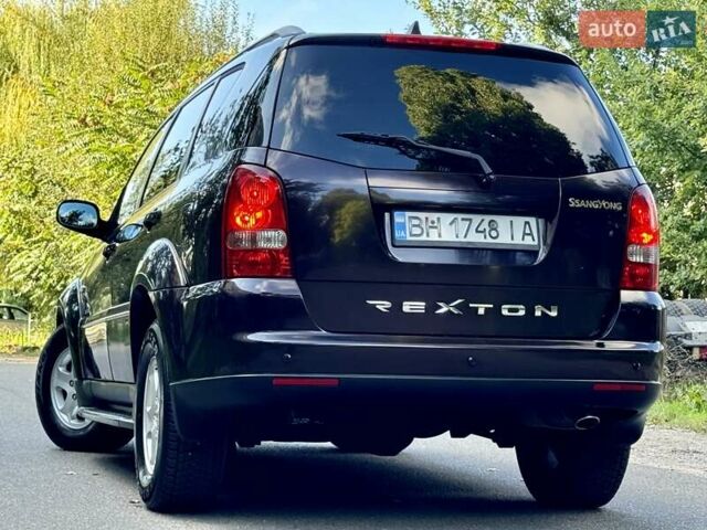 Красный Cанг Йонг Рекстон, объемом двигателя 2.7 л и пробегом 175 тыс. км за 9999 $, фото 19 на Automoto.ua