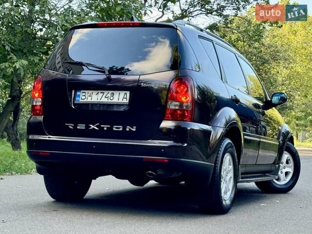 Красный Cанг Йонг Рекстон, объемом двигателя 2.7 л и пробегом 175 тыс. км за 9999 $, фото 17 на Automoto.ua