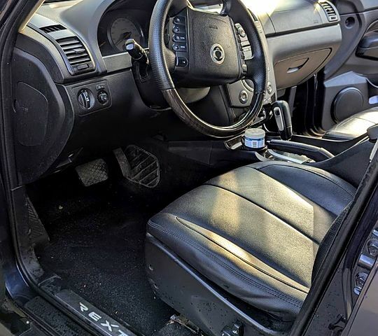 Cанг Йонг Rexton, об'ємом двигуна 2.7 л та пробігом 182 тис. км за 7500 $, фото 1 на Automoto.ua