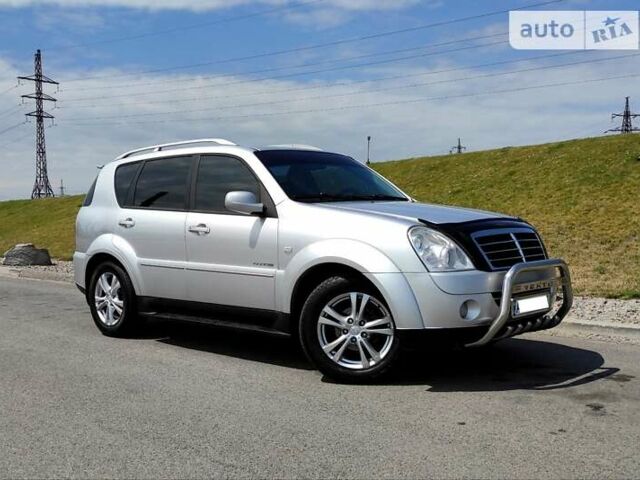 Cанг Йонг Rexton, об'ємом двигуна 2.7 л та пробігом 109 тис. км за 10400 $, фото 3 на Automoto.ua