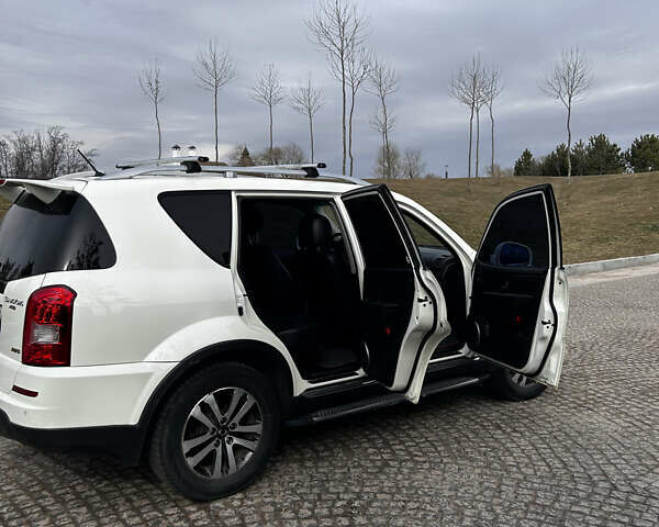 Cанг Йонг Rexton, об'ємом двигуна 2.7 л та пробігом 260 тис. км за 12500 $, фото 15 на Automoto.ua