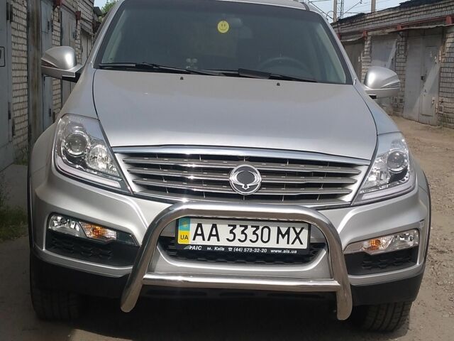 Сірий Cанг Йонг Rexton, об'ємом двигуна 2.7 л та пробігом 14 тис. км за 16500 $, фото 1 на Automoto.ua
