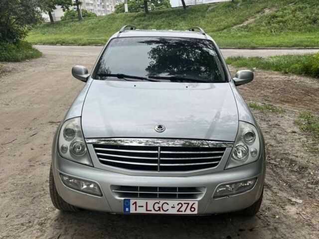 Сірий Cанг Йонг Rexton, об'ємом двигуна 3 л та пробігом 200 тис. км за 3550 $, фото 8 на Automoto.ua