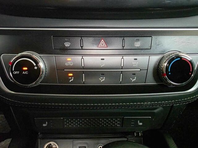Сірий Cанг Йонг Rexton, об'ємом двигуна 2.2 л та пробігом 120 тис. км за 12000 $, фото 11 на Automoto.ua