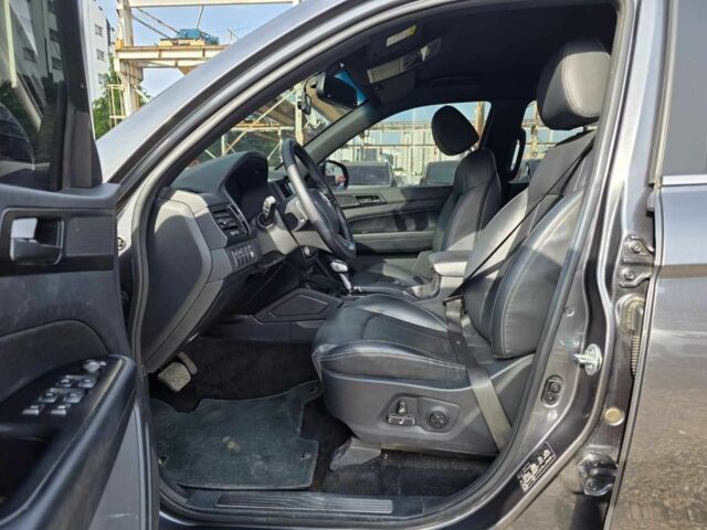 Сірий Cанг Йонг Rexton, об'ємом двигуна 2.2 л та пробігом 120 тис. км за 12007 $, фото 6 на Automoto.ua