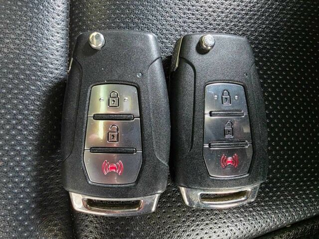 Сірий Cанг Йонг Rexton, об'ємом двигуна 2.2 л та пробігом 120 тис. км за 12007 $, фото 14 на Automoto.ua