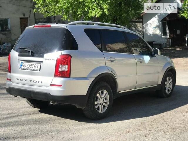 Сірий Cанг Йонг Rexton, об'ємом двигуна 2 л та пробігом 99 тис. км за 12000 $, фото 16 на Automoto.ua