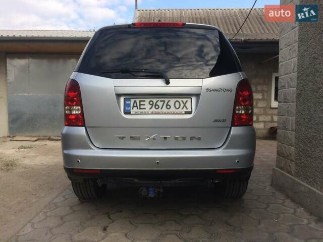Сірий Cанг Йонг Rexton, об'ємом двигуна 2.7 л та пробігом 143 тис. км за 8500 $, фото 3 на Automoto.ua
