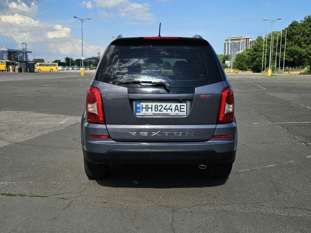 Сірий Cанг Йонг Rexton, об'ємом двигуна 2.2 л та пробігом 186 тис. км за 15302 $, фото 6 на Automoto.ua