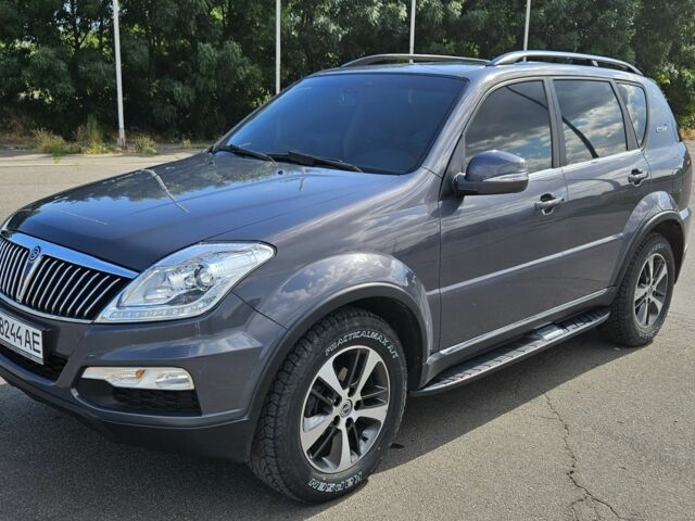 Сірий Cанг Йонг Rexton, об'ємом двигуна 2.2 л та пробігом 186 тис. км за 15302 $, фото 1 на Automoto.ua