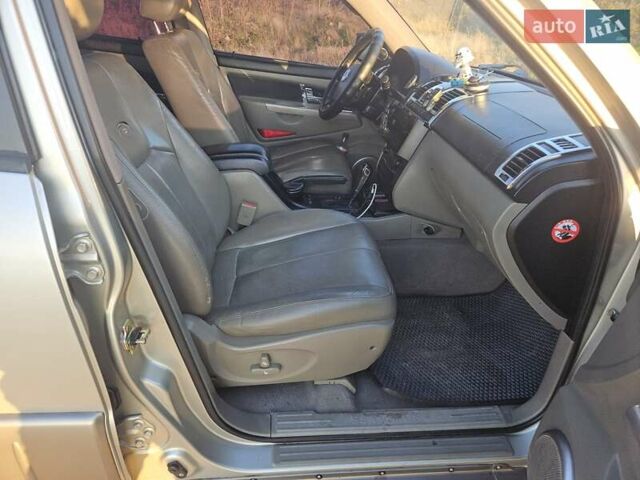 Сірий Cанг Йонг Rexton, об'ємом двигуна 3.2 л та пробігом 306 тис. км за 6300 $, фото 8 на Automoto.ua