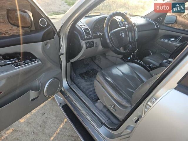 Сірий Cанг Йонг Rexton, об'ємом двигуна 3.2 л та пробігом 306 тис. км за 6300 $, фото 7 на Automoto.ua