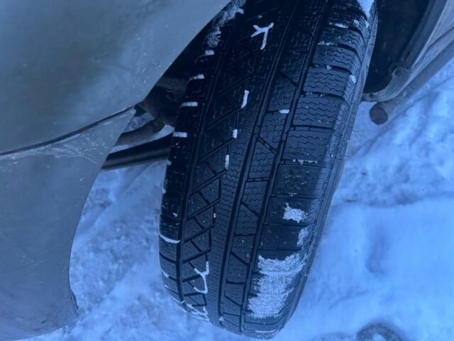 Сірий Cанг Йонг Rexton, об'ємом двигуна 0 л та пробігом 285 тис. км за 3800 $, фото 5 на Automoto.ua