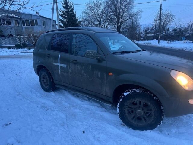 Сірий Cанг Йонг Rexton, об'ємом двигуна 0 л та пробігом 285 тис. км за 3800 $, фото 2 на Automoto.ua