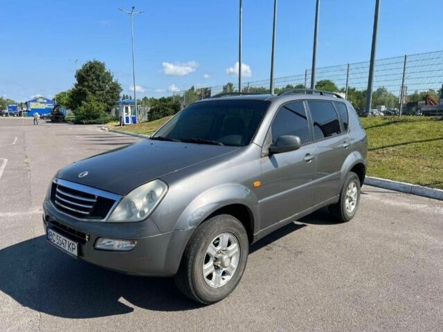 Сірий Cанг Йонг Rexton, об'ємом двигуна 2.9 л та пробігом 357 тис. км за 7000 $, фото 1 на Automoto.ua