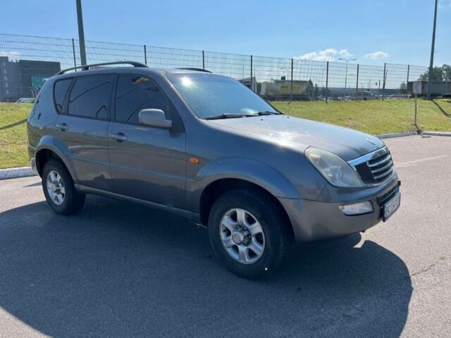 Сірий Cанг Йонг Rexton, об'ємом двигуна 2.9 л та пробігом 357 тис. км за 7000 $, фото 2 на Automoto.ua