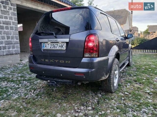 Сірий Cанг Йонг Rexton, об'ємом двигуна 2.7 л та пробігом 305 тис. км за 5600 $, фото 8 на Automoto.ua
