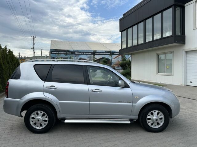 Сірий Cанг Йонг Rexton, об'ємом двигуна 2.7 л та пробігом 300 тис. км за 4700 $, фото 3 на Automoto.ua