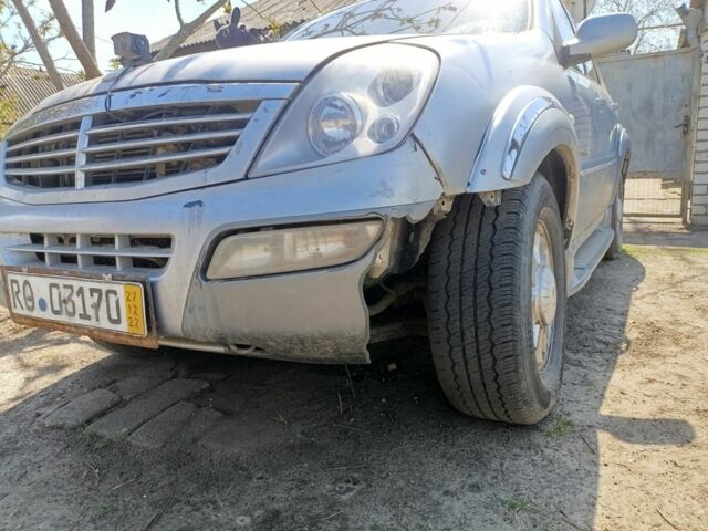 Серый Cанг Йонг Рекстон, объемом двигателя 2.7 л и пробегом 185 тыс. км за 2600 $, фото 3 на Automoto.ua