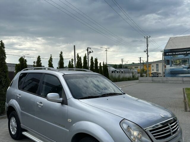 Сірий Cанг Йонг Rexton, об'ємом двигуна 2.7 л та пробігом 300 тис. км за 4700 $, фото 2 на Automoto.ua