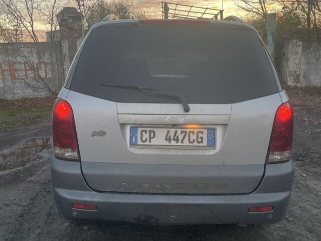 Сірий Cанг Йонг Rexton, об'ємом двигуна 2.7 л та пробігом 220 тис. км за 4051 $, фото 4 на Automoto.ua