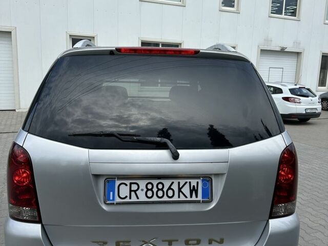Сірий Cанг Йонг Rexton, об'ємом двигуна 2.7 л та пробігом 300 тис. км за 4700 $, фото 5 на Automoto.ua