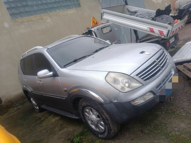 Серый Cанг Йонг Рекстон, объемом двигателя 2.7 л и пробегом 190 тыс. км за 3500 $, фото 1 на Automoto.ua