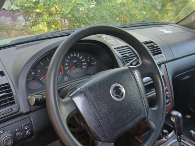 Сірий Cанг Йонг Rexton, об'ємом двигуна 0 л та пробігом 235 тис. км за 3801 $, фото 5 на Automoto.ua