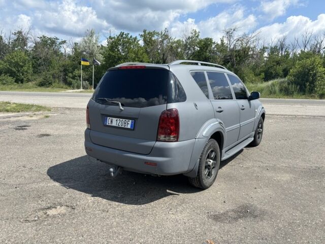 Серый Cанг Йонг Рекстон, объемом двигателя 2.7 л и пробегом 321 тыс. км за 3900 $, фото 4 на Automoto.ua