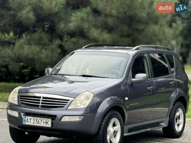 Сірий Cанг Йонг Rexton, об'ємом двигуна 2.7 л та пробігом 304 тис. км за 5600 $, фото 2 на Automoto.ua