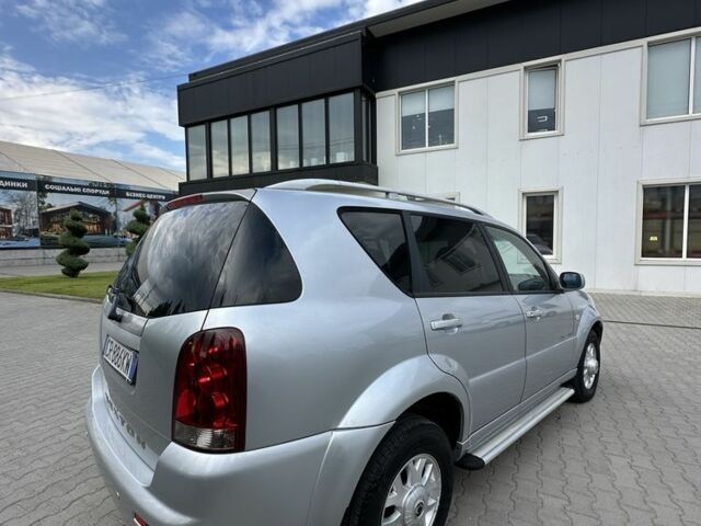 Сірий Cанг Йонг Rexton, об'ємом двигуна 2.7 л та пробігом 300 тис. км за 4700 $, фото 4 на Automoto.ua